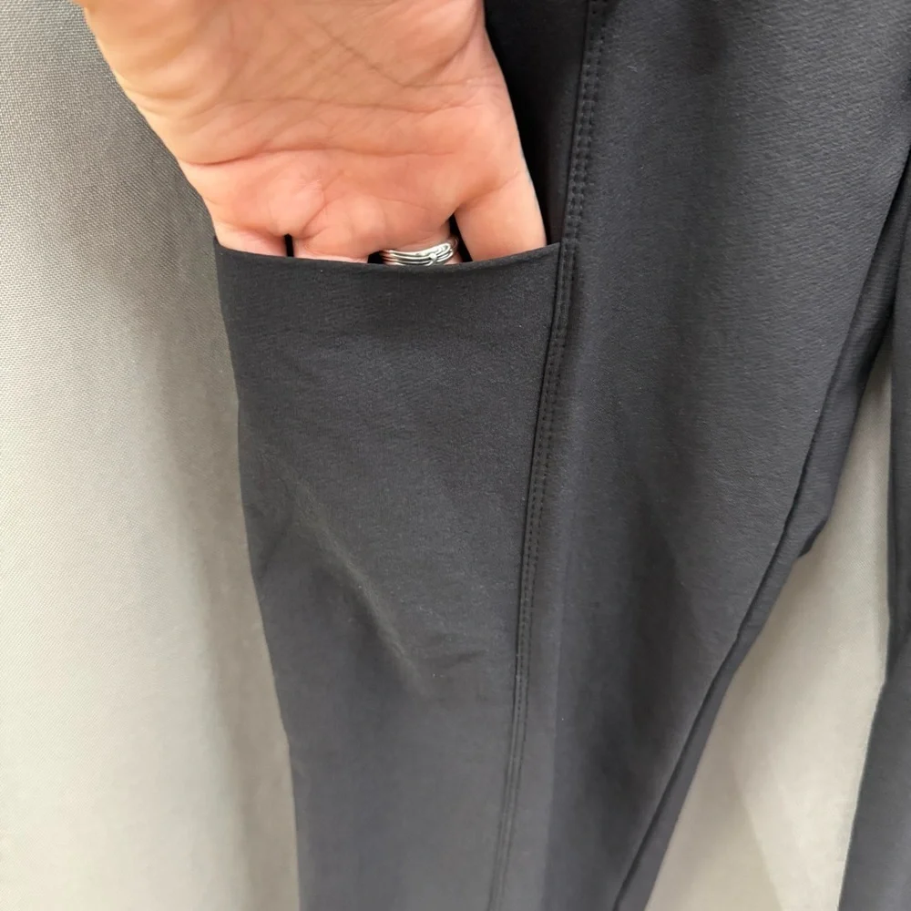 Athleta Women’s Size 4 Black Active Wear Pants